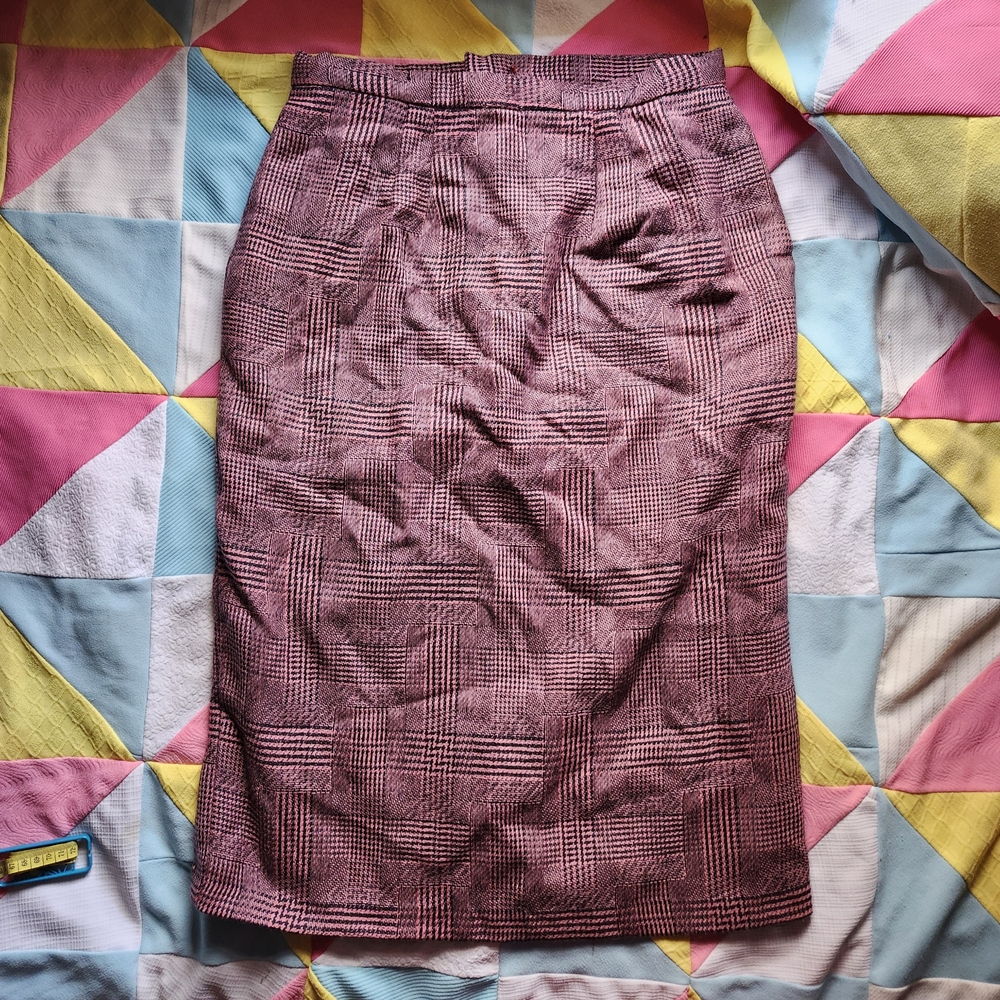 Chic Houndstooth Pencil Skirt - Pink